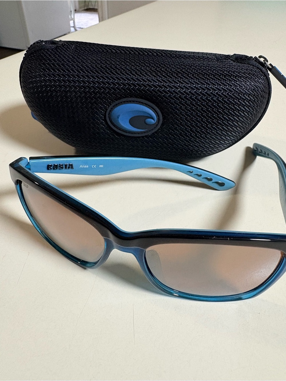 Costa Anaa Sunglasses with Costa Case